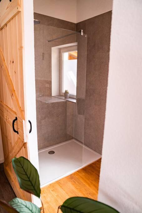 Neu Renoviertes Ferienhaus/Wohnunng Kleine Auszeit Sonnenbühl Exteriér fotografie